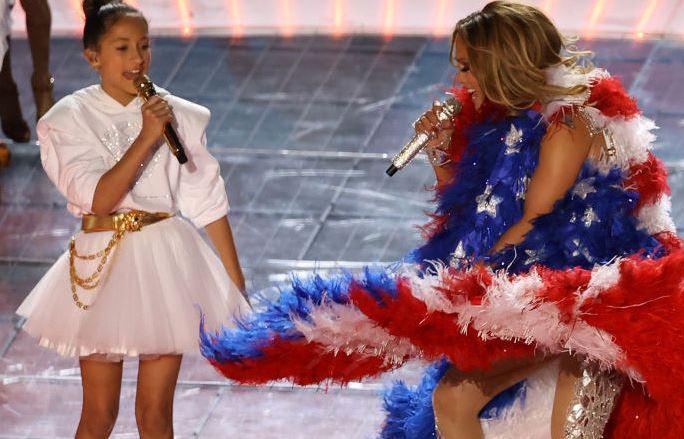 ჯენიფერ ლოპესის 11 წლის გოგონამ Super Bowl-ზე "შოუ მოიპარა" - გაიცანით მომღერლის შვილი, რომელიც დედის ორეულია