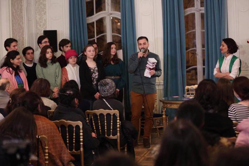 საქართველოს პირველი არხის პროექტ „წიგნების თაროს“ გუნდი პრემია „წიგნის ქომაგი 2020“-ით დაჯილდოვდა!