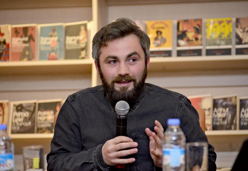 "გარდასულები" - თქვენს თაროზე "გარდასული" წიგნი