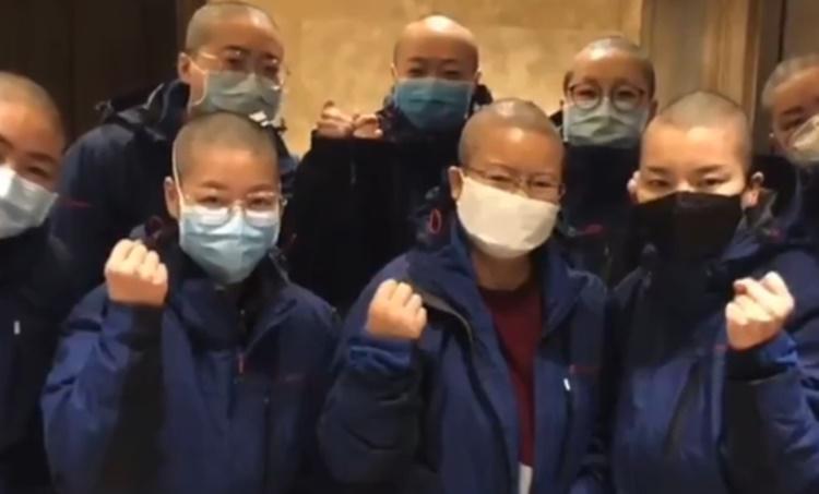 უხანელი ექიმები თმას იპარსავენ, რომ კორონავირუსის გავრცელების რისკი შეამცირონ