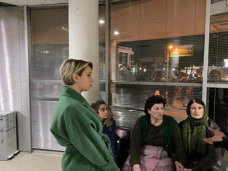 "თავზე ტომარა ჩამოაცვეს, წინააღმდეგობას უწევდა გამტაცებლებს" - ომბუდსმენი მარნეულში არასრულწლოვანი გოგოს სასტიკი გატაცების დეტალებზე