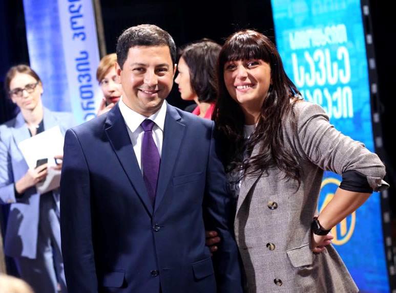 რა მოხდა თალაკვაძის სახლში და რას წერს მისი მეუღლე "ფეისბუქზე" - შსს პარლამენტის თავმჯდომარის კორპუსთან პოლიციის მობილიზებას განმარტავს