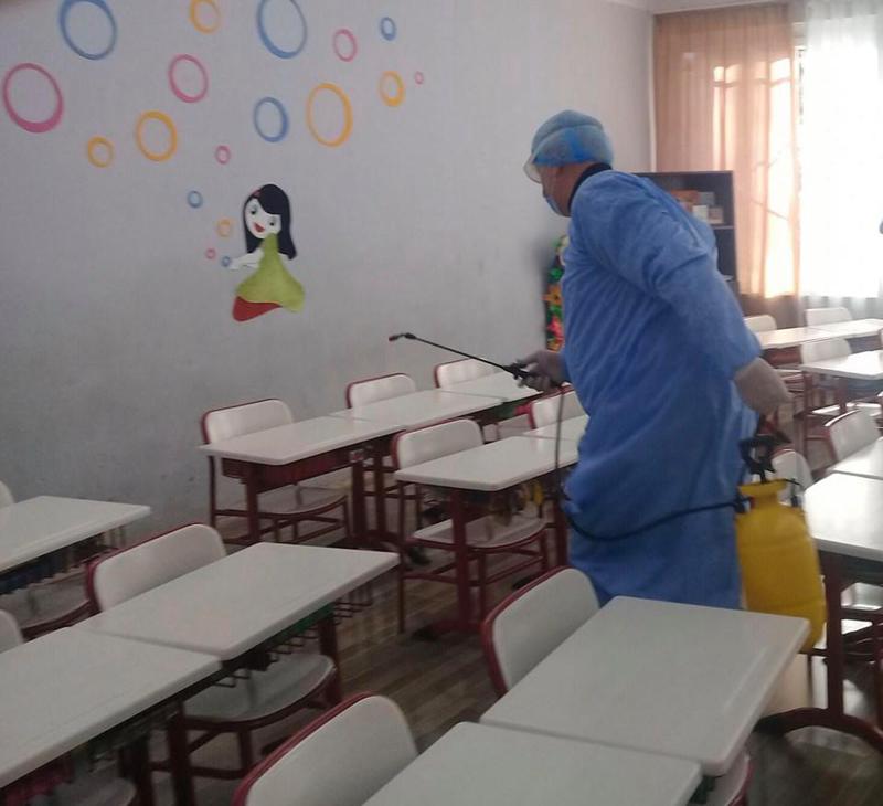 10 ფოტო სკოლებიდან, სადაც სადეზინფექციო სამუშაოები დაიწყო - ნახეთ, რა კეთდება კორონავირუსის საწინააღმდეგოდ საქართველოს სასწავლებლებში