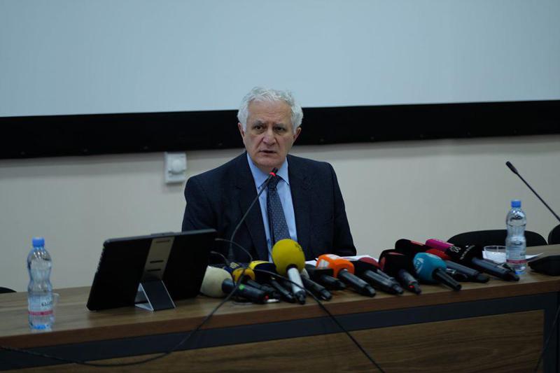 "ვთხოვ ეკლესიას, მღვდელმთავრებს, მოვუწოდოთ მოსახლეობას, წლევანდელი აღდგომა ჩავატაროთ სხვა ფორმატით" - ამირან გამყრელიძე