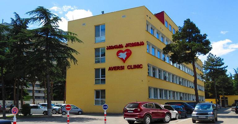 "ავერსის კლინიკაში" ტვინის ღრმა სტიმულაციის (DBS) ოპერაცია ჩატარდა