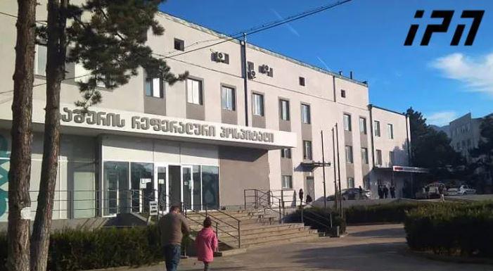 "ოპერაციის დროს დაფიქსირდა გულის გაჩერება" - როგორია ხაშურში ყოფილი ქმრის მიერ დაჭრილი ქალის მდგომარეობა