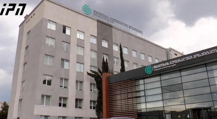 როგორია ხაშურში, ქმრის მიერ დაჭრილი ქალის ჯანმრთელობის მდგომარეობა - "მიმდინარეობს სიცოცხლის შემანარჩუნებელი ღონისძიებები"