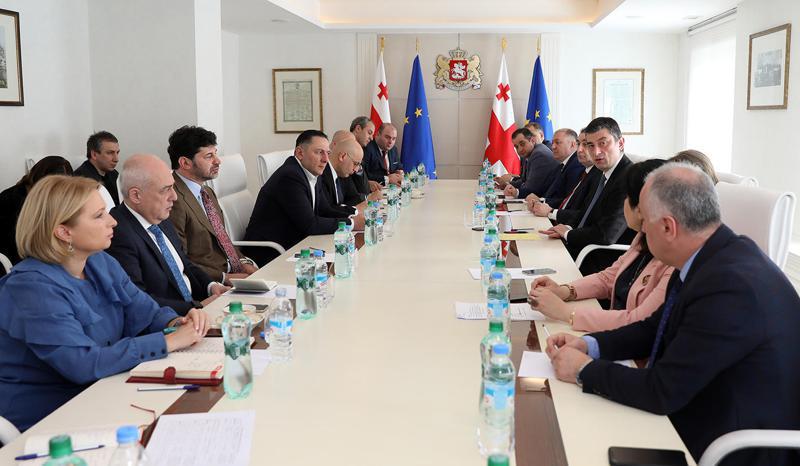 კორონავირუსის გამო, საზღვარგარეთ სამუშაო მივლინებები და სასწავლო ვიზიტები დროებით იზღუდება