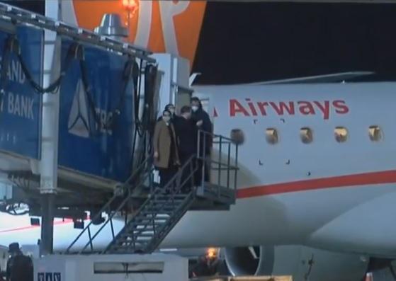 იტალიიდან სპეცრეისით საქართველოს მოქალაქეები ჩამოვიდნენ - კადრები თბილისის აეროპორტიდან