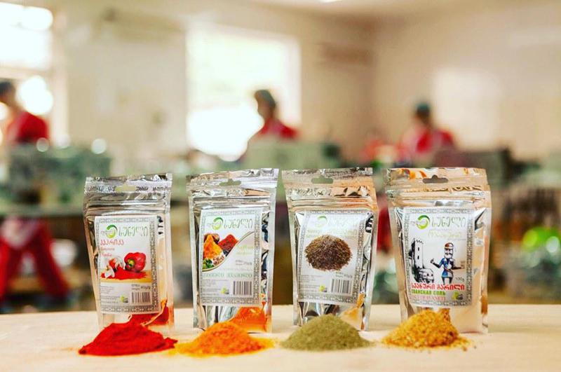 „ოჯახური“ სუნელ-სანელებლები, მწნილები და სოუსები - ვინ სთავაზობს მომხმარებელს ეკოლოგიურად სუფთა პროდუქტებს