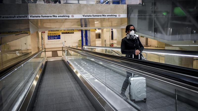 იტალიაში სურსათის მაღაზიებისა და აფთიაქების გარდა, ყველა დაწესებულება დაიხურა