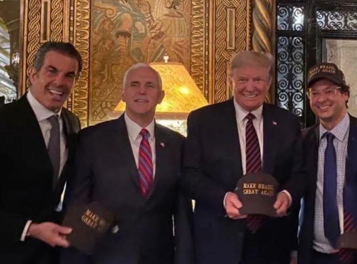 ბრაზილიელმა მაღალჩინოსანმა, რომელსაც კორონავირუსი დაუდასტურდა ფოტო გამოაქვეყნა, სადაც ტრამპთან ერთად დგას