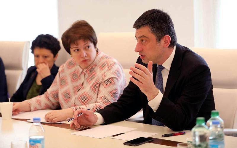 მთავრობის გადაწყვეტილებით, ფართოვდება იმ დაწესებულებების ჩამონათვალი, სადაც მოქალაქეებისთვის მომსახურების პირდაპირი წესით მიწოდება შეიზღუდება