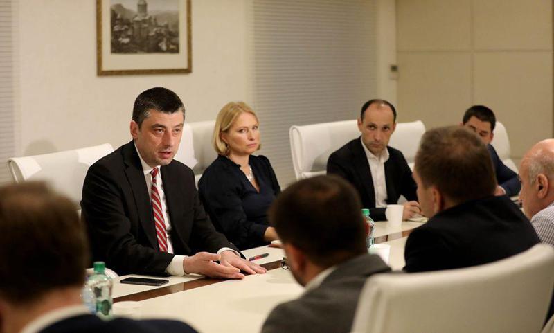 "პროდუქტი უნდა იყოს თაროზე საკმარისი რაოდენობით და შესაბამისი ფასით" - გახარია სასურსათო მაღაზიათა ქსელების ხელმძღვანელებს