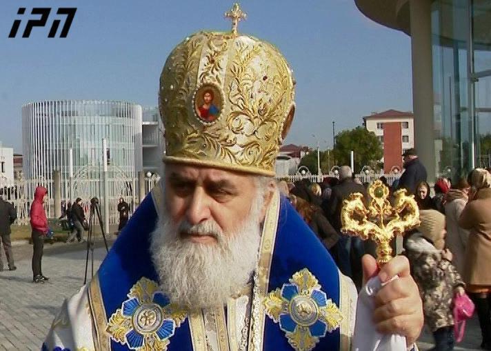 "მოვიწვიოთ სინოდზე სპეციალისტები და ვიმსჯელოთ, რა არის დაუშვებელი" - მრევლის ნაწილი სიტკბოების ერთჯერადი ჭიქებით მიღებამ გააღიზიანა