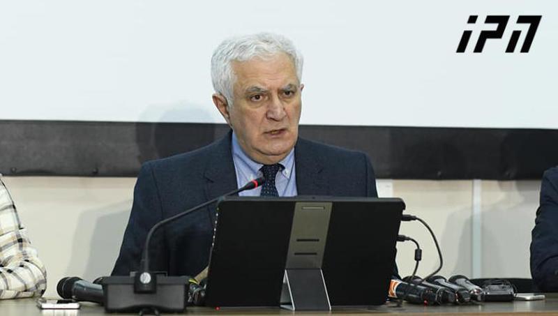 "მძიმე მოწოდება მინდა გავაკეთო, მიჭირს ამის თქმა... არ წახვიდეთ ეკლესიებში, ვილოცოთ სახლებში" - ამირან გამყრელიძე