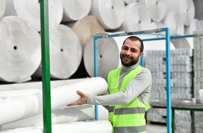 ქაღალდის საწარმომ „კრიალა“ ინფექციურ საავადმყოფოს ქაღალდის ჰიგიენური საშუალებები გადასცა