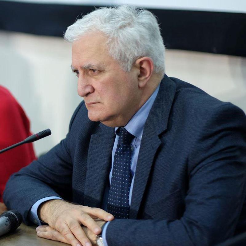 თბილისის ცნობილი სასტუმროს მფლობელი კორონავირუსითაა ინფიცირებული - რა ინფორმაციას ფლობს შემთხვევაზე ამირან გამყრელიძე