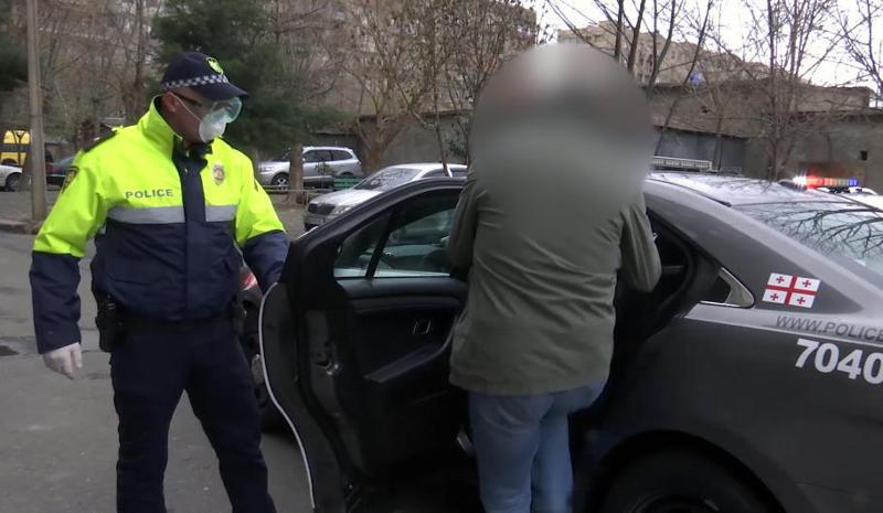 "ერთ-ერთ ქუჩაზე ავტომობილით გადაადგილდებოდა" - ბათუმში დააჯარიმეს კოვიდინფიცირებული, რომელმაც კარანტინის წესები დაარღვია