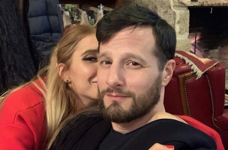 "წინა ზოლშია, ყოველ დღე იბრძვის...ძალიან ვნერვიულობ" - რას წერს ნუკი კოშკელიშვილი ქმარზე, რომელიც COVID-19-ით ინფიცირებულებს მკურნალობს