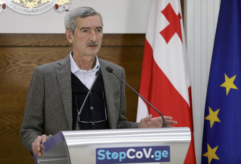 პაატა იმნაძე ზუგდიდში პირბადეების დარიგებაზე - ახლა ქულების დაწერის დრო არ არის - ამდენი შეგნება და ტვინი ხომ ყველას უნდა ჰქონდეს?!