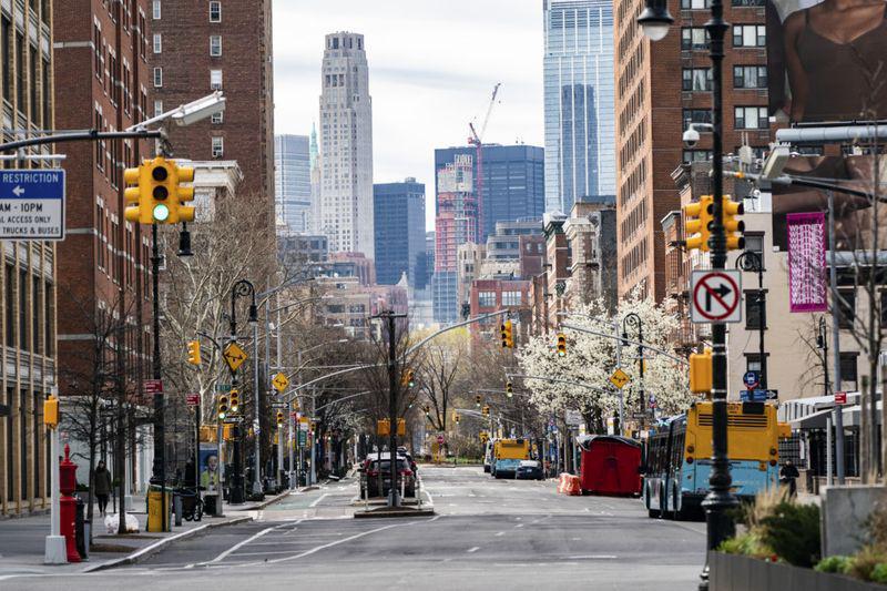 მსოფლიოს ყველაზე ხმაურიანმა ქალაქმა "დაიძინა“ - ფოტოები ნიუ იორკიდან, რომელიც კორონავირუსმა სიჩუმის ქალაქად აქცია