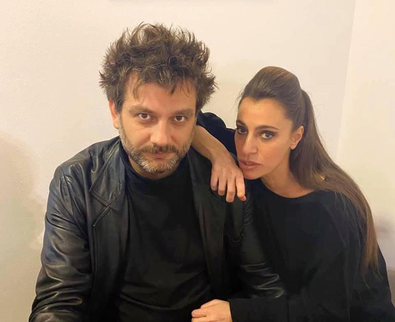 "სენდვიჩების ონლაინ შეკვეთაზე ვმუშაობთ" - ცნობილი წყვილი თვითიზოლაციასა და "ჩიკას" ორსულობაზე