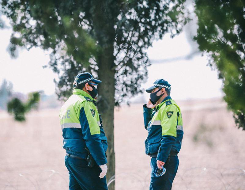 ბათუმში, კარანტინში გადაყვანილი პირი სასტუმროს მეოთხე სართულიდან გადახტა