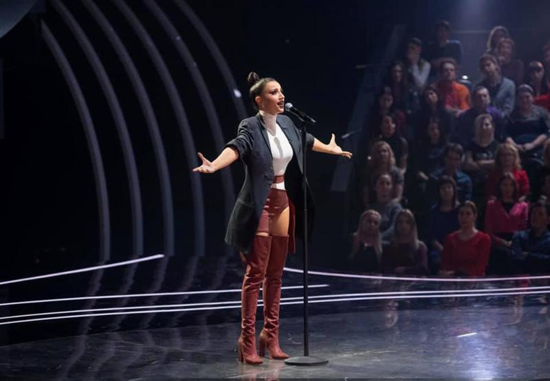 ნუცა ბუზალაძის გამაოგნებელი გამოსვლა რუსული მუსიკალური შოუს ფინალში და ატირებული ჟიურის 100-ქულიანი შეფასება