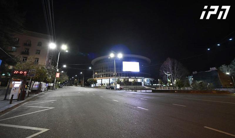 დღეს ე.წ. "კომენდანტის საათი" 23:00 საათიდან 04:00 საათამდე იმოქმედებს