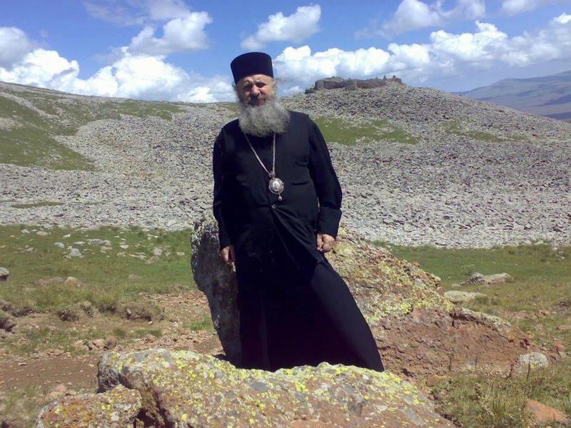 "წირვის ჩატარება საკურთხეველში და დისტანციის დაცვა არის ის, რასაც ექიმები ითხოვენ და შევასრულებთ, დანარჩენი მიგვაჩნია ეკლესიის დევნად"