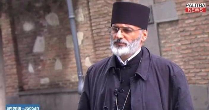 "ვინც ფიქრობს, რომ შეიძლება ტაძარში არ მისვლით თავი დაიცვას, დარჩეს სახლში", - დეკანოზი ანდრია ჯაღმაიძე