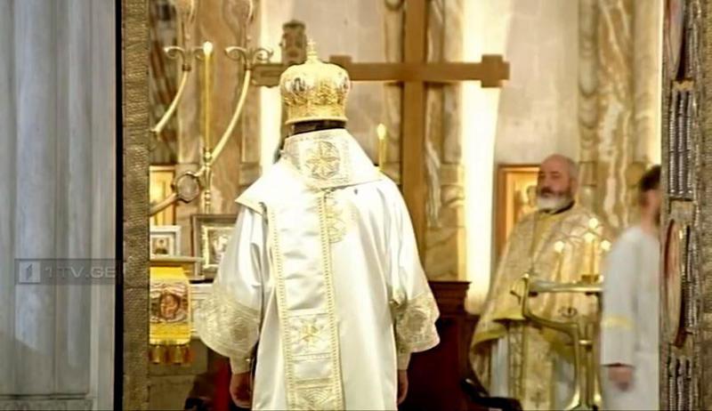 სამებაში ხარების დღესასწაულთან დაკავშირებულ საღვთო ლიტურგიას მრევლის მცირე ნაწილი ესწრება