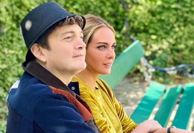 "აგვისტოში ავარიაში მოვყევი... შენზე ვფიქრობდი, სანამ მანქანა ოთხ დაუნდობელ ბრუნს აკეთებდა" - მეუღლის ემოციური მილოცვა სამყურაშვილს, რომელიც 43 წლის გახდებოდა