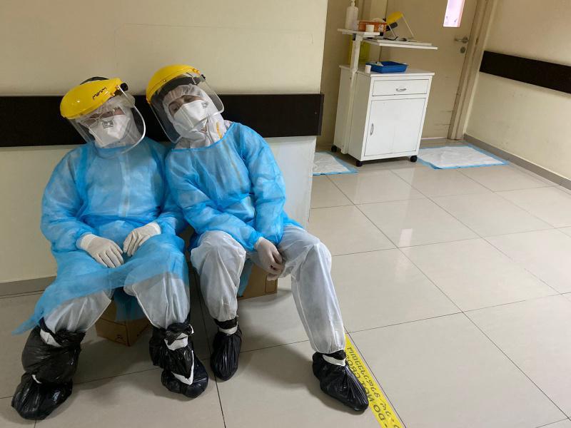 ქართველი ექიმები კორონავირუსის წინააღმდეგ - ნახეთ ემოციური ფოტოები ვირტუალური გამოფენიდან