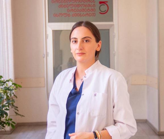 "სანამ თქვენ სადღესასწაულო შეკრებებისთვის ემზადებით, დაფიქრდით ხალხზე, რომლებიც მწარე დღეებს გადიან" - ქართველი ექიმის მიმართვა