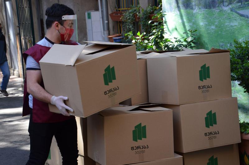 ,,ტერასა ჯგუფი“  ,,კათარზისის“  400  ბენეფიციარს სასურსათო პროდუქტებით დაეხმარა