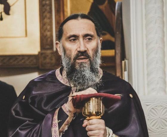 "მოვწამლეთ ხალხი იმით, რომ კორონა არ არსებობს, რომ ეს ცრუ პანდემიაა... ბოდიში უნდა მოვიხადოთ, რომ ამას ვასწავლიდით" - თეოდორე გიგნაძის სკანდალური ქადაგება