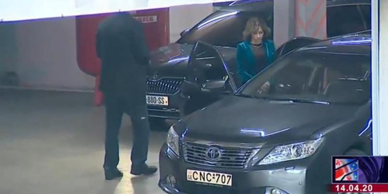 "წინა სავარძელზე ჯდება, თუმცა ეს არ წარმოადგენს კანონდარღვევას" - ჯანდაცვის სამინისტრო ეკატერინე ტიკარაძეზე გავრცელებულ კადრებზე