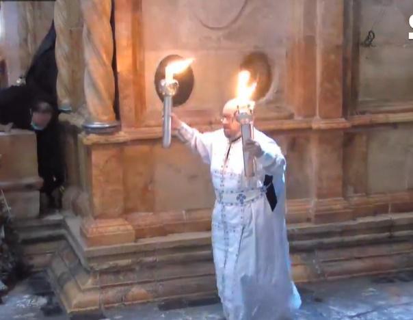 ქრისტე აღსდგა! - მაცხოვრის საფლავზე წმინდა ცეცხლის გადმოსვლის კადრები