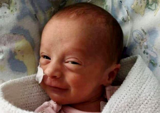 შოტლანდიაში, დღენაკლულმა ჩვილმა COVID-19 დაამარცხა - "ჩემი პატარას ცრემლები პირველად ვნახე"