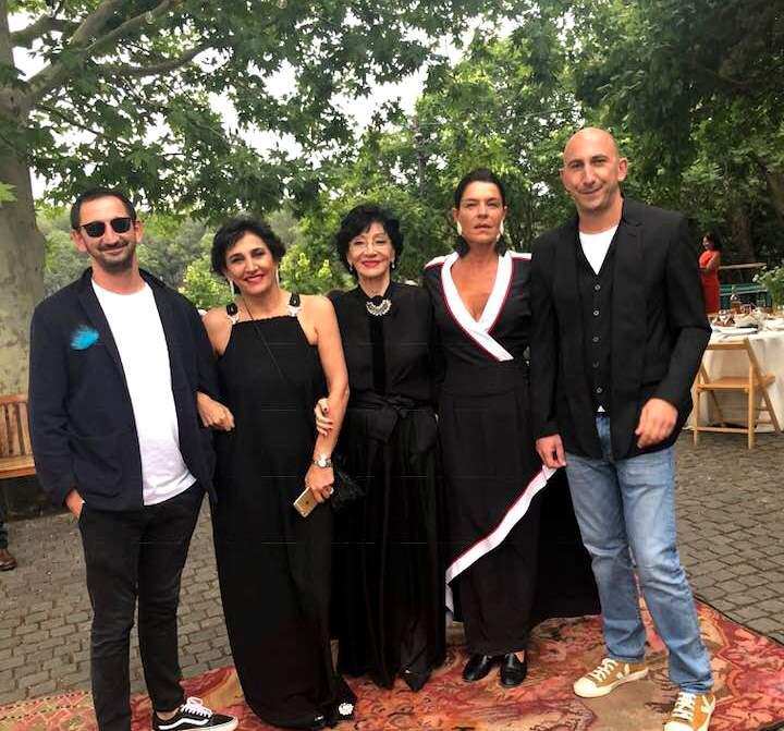 "ელჩმა ურუგვაი-არგენტინის საზღვარი გაახსნევინა ჩვენთვის" - ნანი ბრეგვაძის შვილიშვილმა და რძალმა სამშობლოში დასაბრუნებლად, კორონავირუსის გამო ნახევარი მსოფლიო გაიარეს