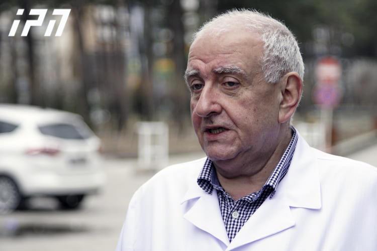 რესპუბლიკური საავადმყოფოს დირექტორის ინფორმაციით, კლინიკაში "ბუსტერის" გაკეთებაზე რიგებია