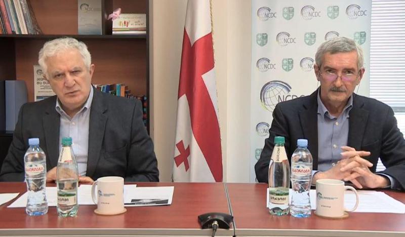 "ნუ ვიტყვით ვინ არის დამნაშავე და ვინ, სად, რა შეცდომა დაუშვა" - რატომ დგას სწრაფი ტესტის მოლოდინში გრძელი რიგები და რას ამბობენ ექიმები კორონავირუსით რეინფიცირებაზე