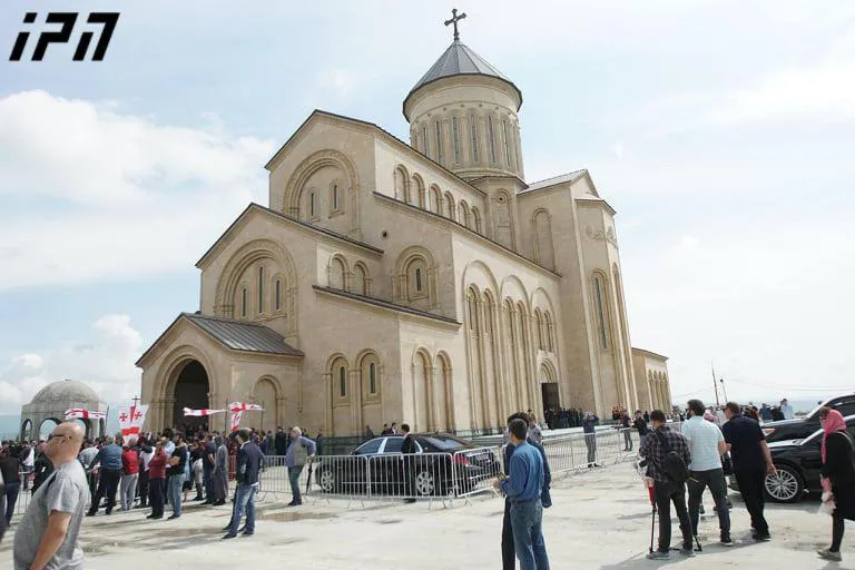დღეს ანდრია პირველწოდებულისა და იმედის დღე აღინიშნება - მახათას მთაზე წირვას პატრიარქი აღავლენს