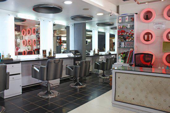 "სალონების მუშაობის შეზღუდვაზე ჯერჯერობით არ გვიმსჯელია, თუმცა "ეს არ ნიშნავს, რომ შემდეგ დღეებში არ მივიღებთ გადაწყვეტილებას" - ჯანდაცვის მინისტრი