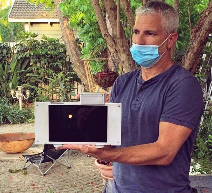 მოწყობილობა, რომელიც ადამიანებს ტემპერატურას მოძრაობაში გაუზომავს - ის, რაც COVID-19-ის შემდეგ მსოფლიოს აუცილებლად დასჭირდება