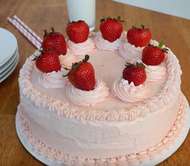 რა საფრთხეს შეიცავს ტორტზე ყუნწიანი მარწყვი - ინფექციონისტი მოსახლეობას აფრთხილებს