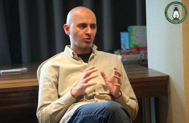 "დათო ჰაერივით სჭირდება უამრავ ადამიანს..." - ავარიის დროს დაშავებულ ცნობილ ფსიქიატრს საზოგადოების დახმარება ესაჭიროება