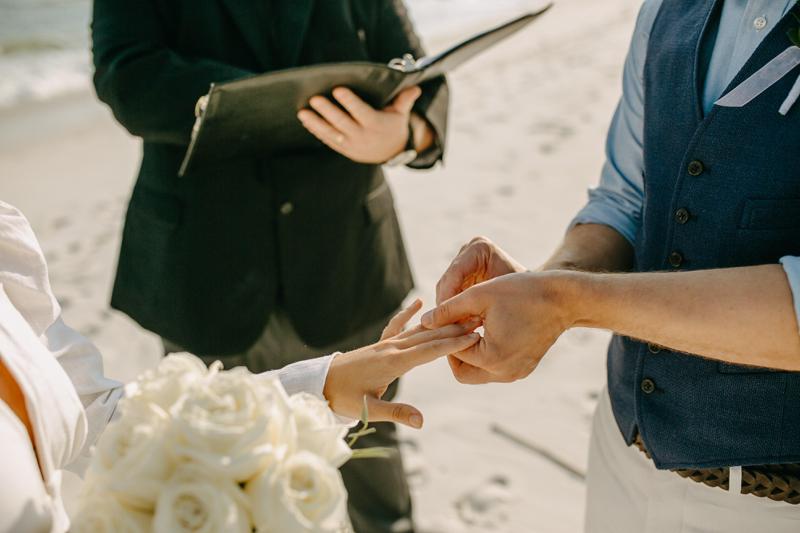 თუ ქორწილს 15 ივლისამდე გადაიხდით, მხოლოდ მშობლების, მეჯვარეების და ერთი ფოტოოპერატორის დასწრების უფლება გექნებათ